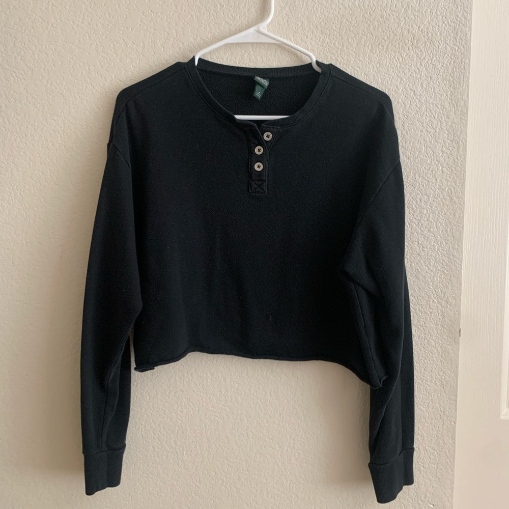 Black Cropped Longsleeve